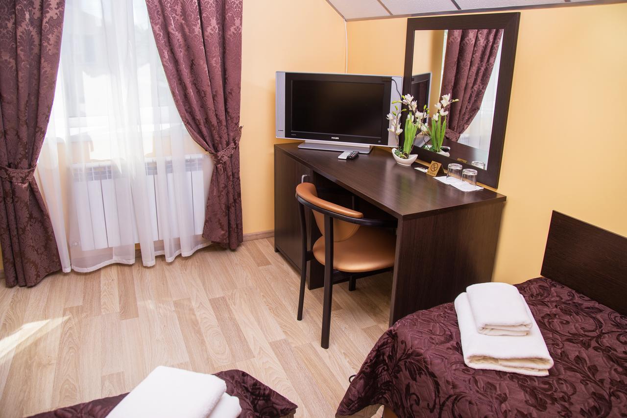 Hotel Fiesta Kiev Room photo